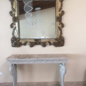 Espejo Marlowe y consola Regencia con cubierta de marmol