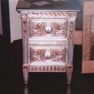 Louis XVI petit commode